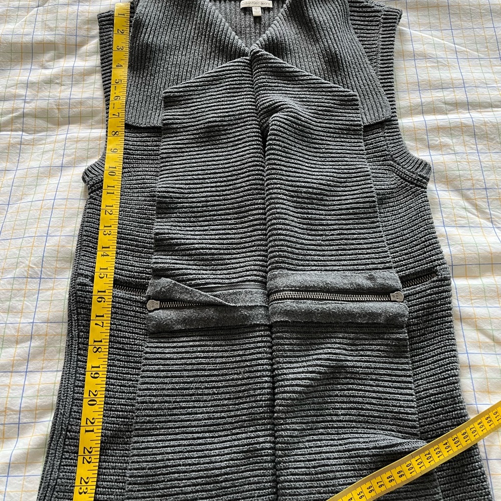 Calvin Klein Jeans Sleeveless Open Front Sweater - Picture 3 of 8